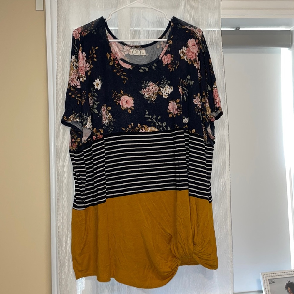 Plus Size Top / T-Shirt